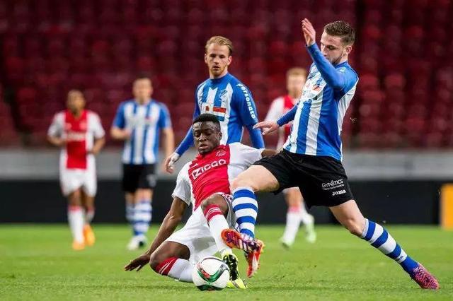 同时在防守 同时在防守